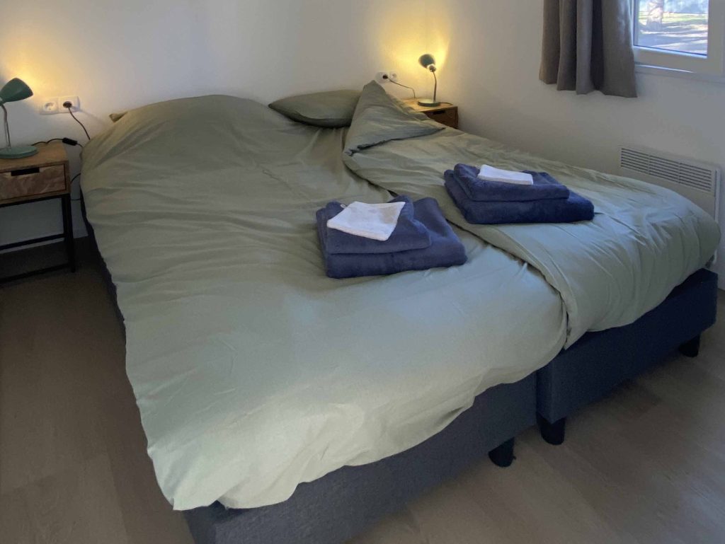 Slaapkamer boshuisje Enspelo Haarle